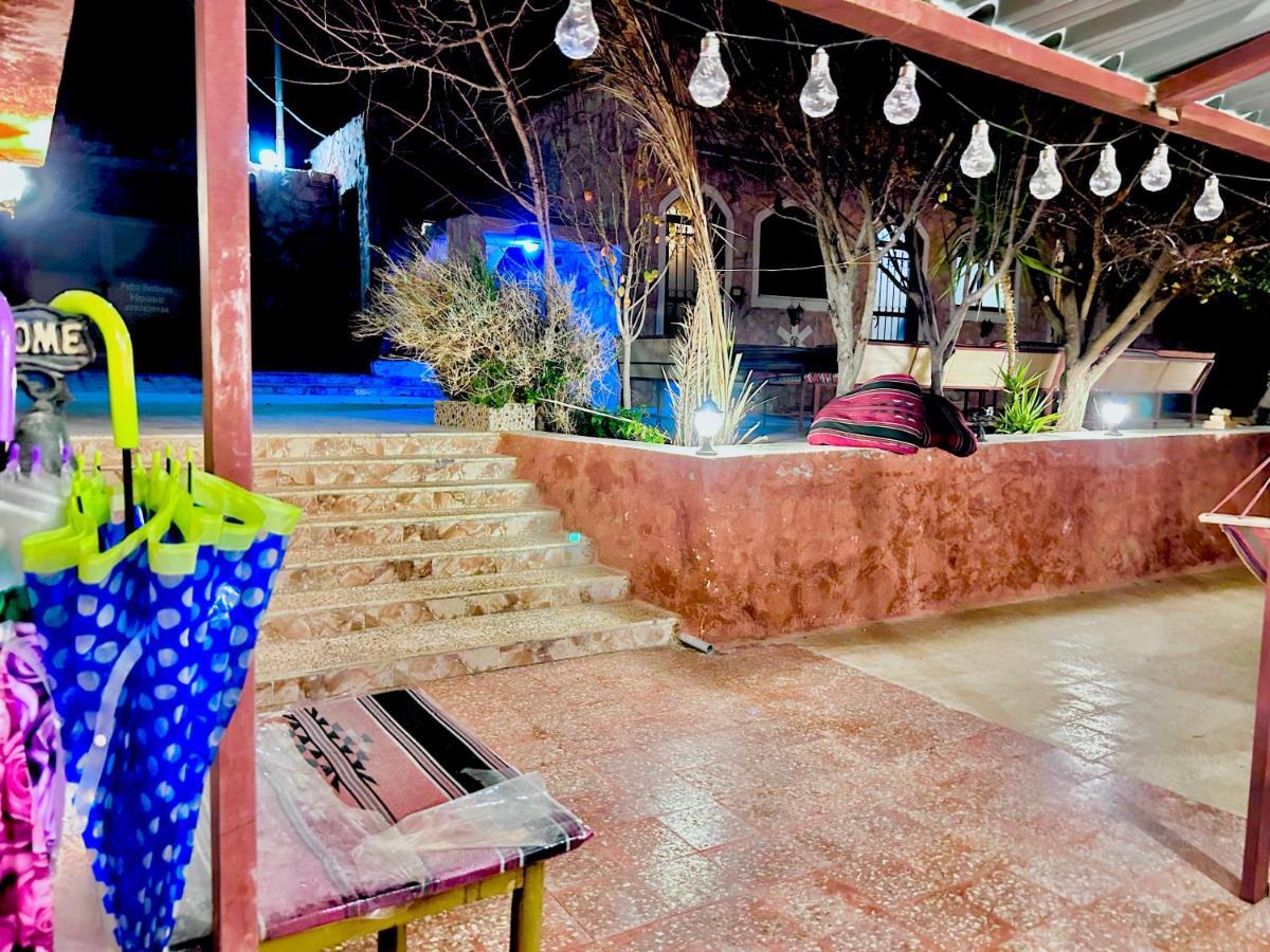 Guest House Attallah Wadi Musa Exteriér fotografie