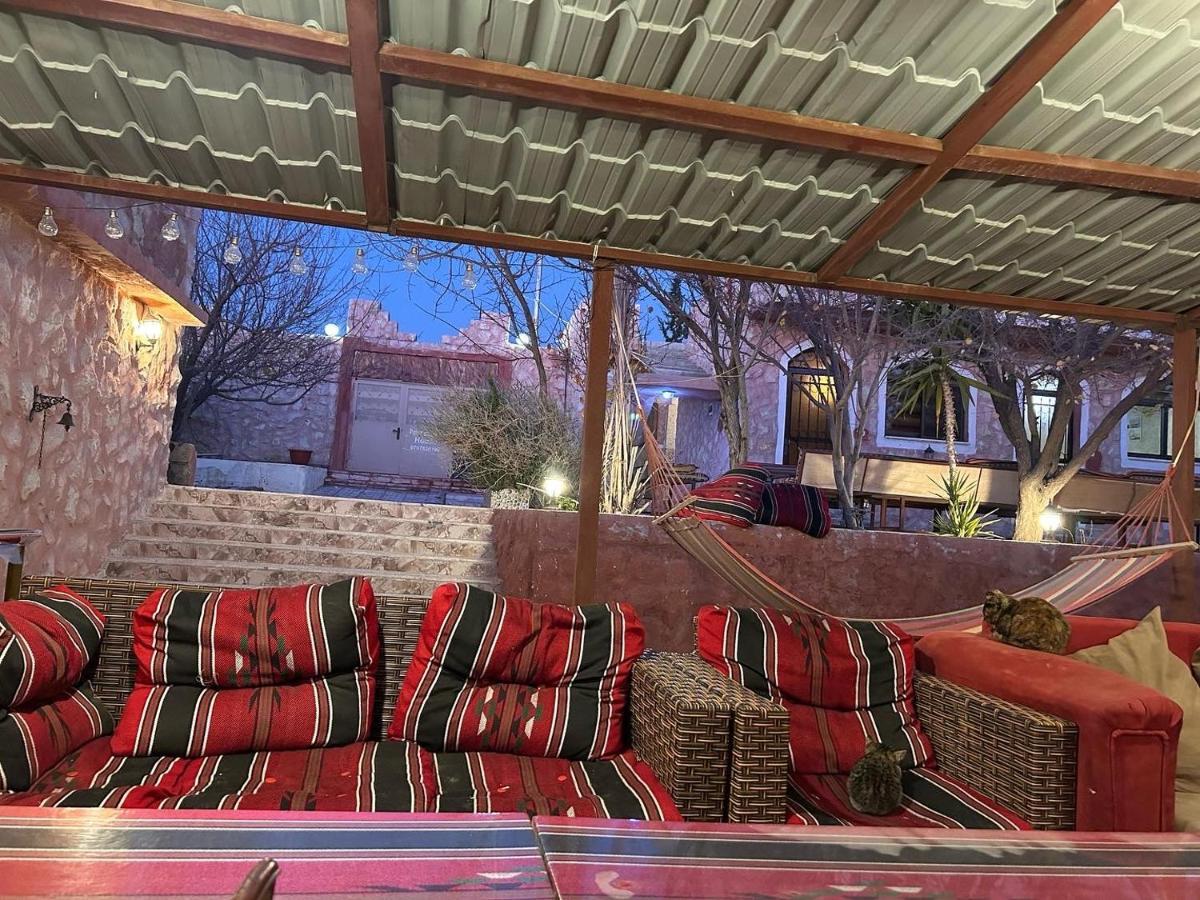 Guest House Attallah Wadi Musa Exteriér fotografie